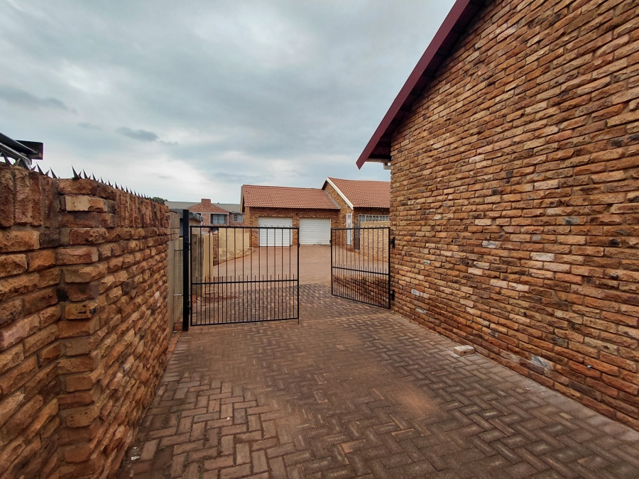 2 Bedroom Property for Sale in Doringkruin North West